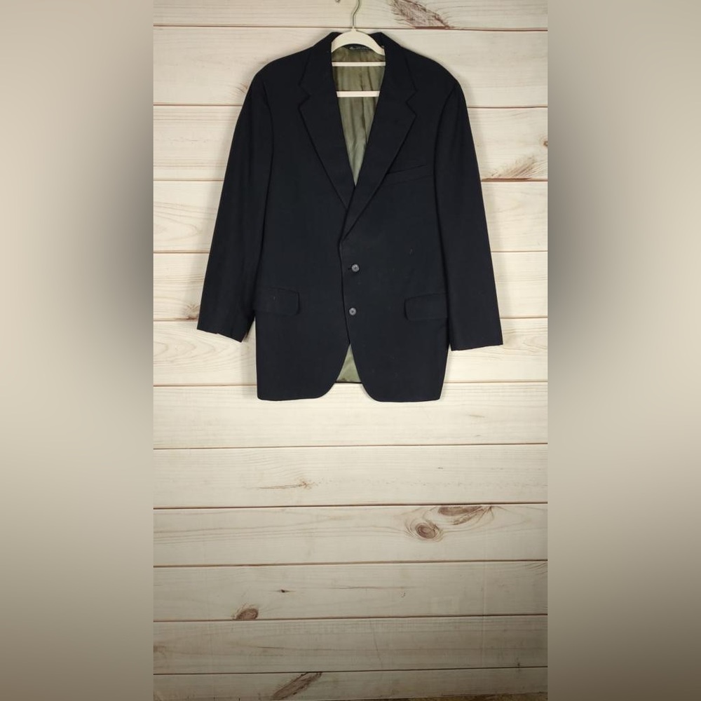 Majer size 42R blazer vintage Men’s 2 button black 100% virgin wool.